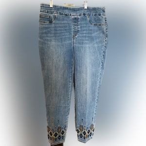 NEW WITH TAGS: Chicos Size 10R Pull on Jegging Beaded Hem Ankle